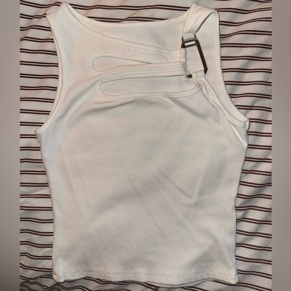 Stylish White Ribbed Tank Top with Buckle Detail